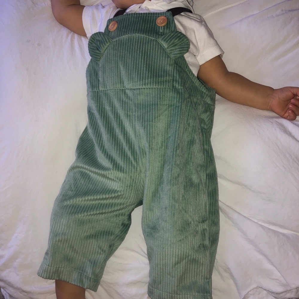 I have baby’s clothing available for all kids follow me on ig At Kick&crawls